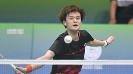 曾经的前场搭档！安东尼和拉什福德拥抱这一刻，你想到了什么？