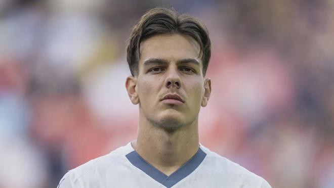 东契奇38+11詹姆斯10分 湖人负太阳7连胜被终结